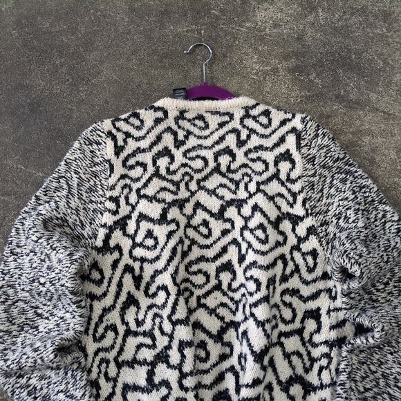 BKE Buckle Open Front Cardigan Sweater Womens L Ivory Wrap Boho Zebra Pattern - Picture 4 of 6